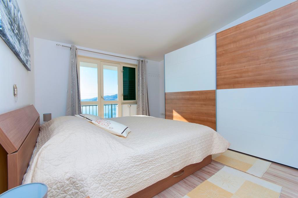Apartment Lelas Омиш Экстерьер фото