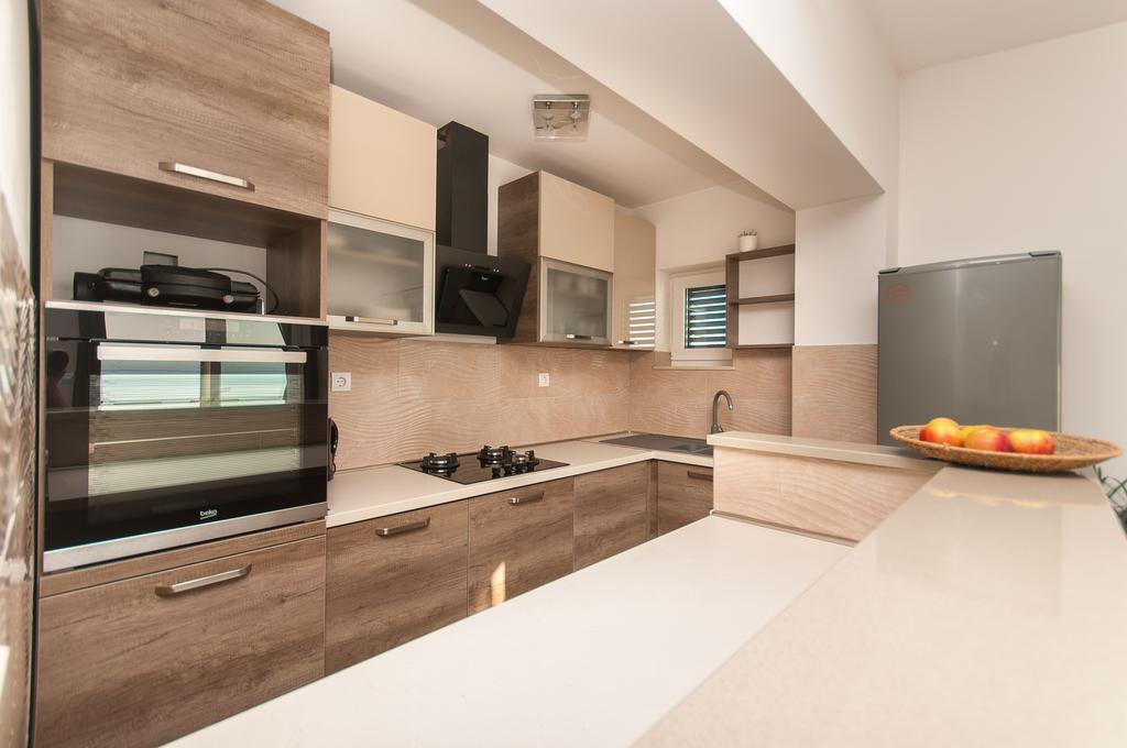 Apartment Lelas Омиш Экстерьер фото