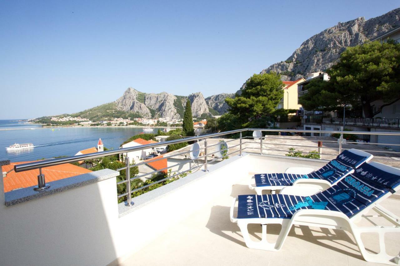 Apartment Lelas Омиш Экстерьер фото