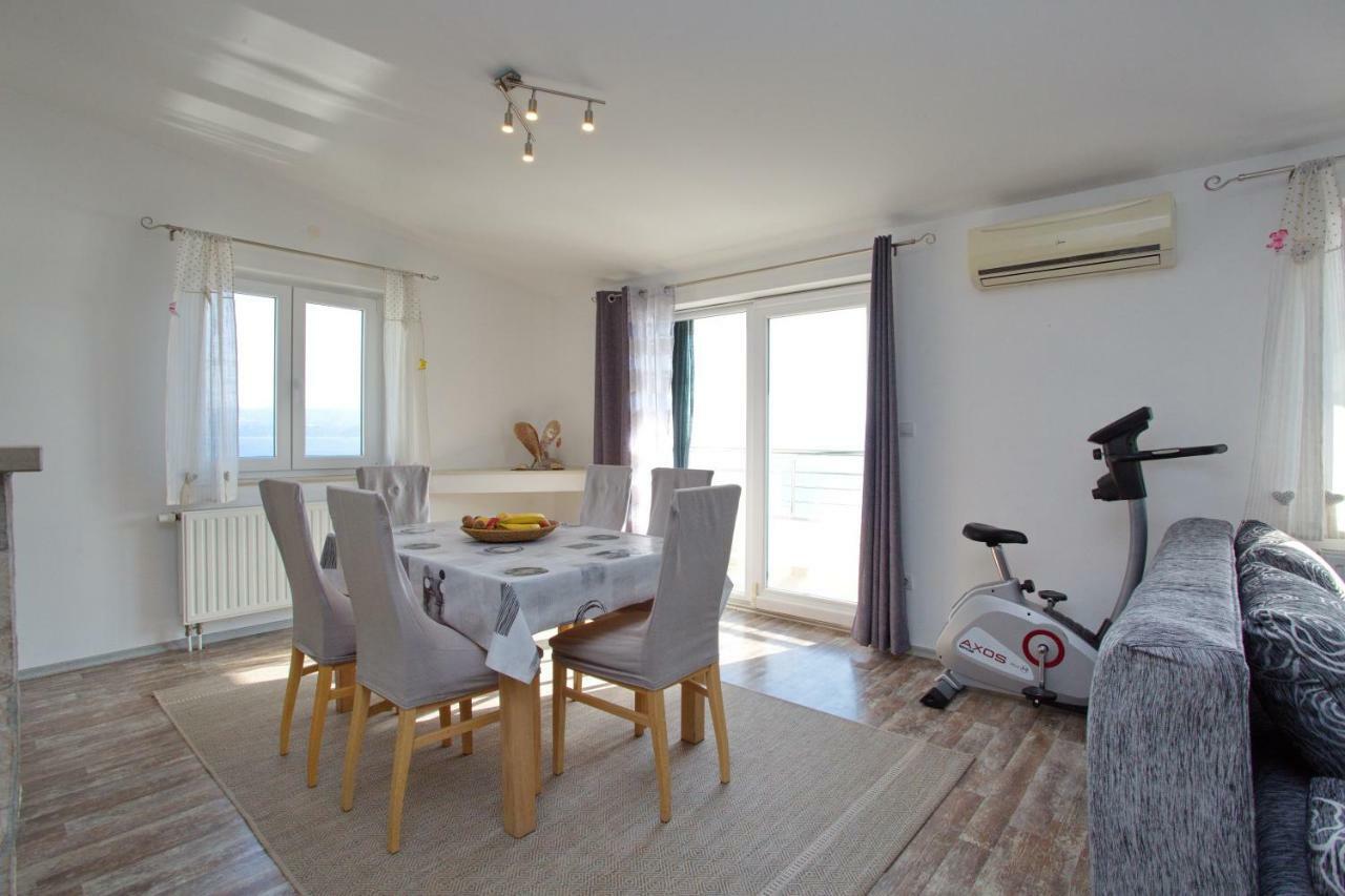 Apartment Lelas Омиш Экстерьер фото